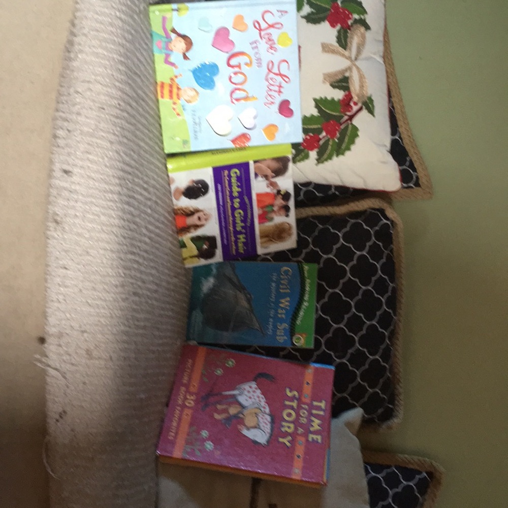 Books - Picture 5 of 5